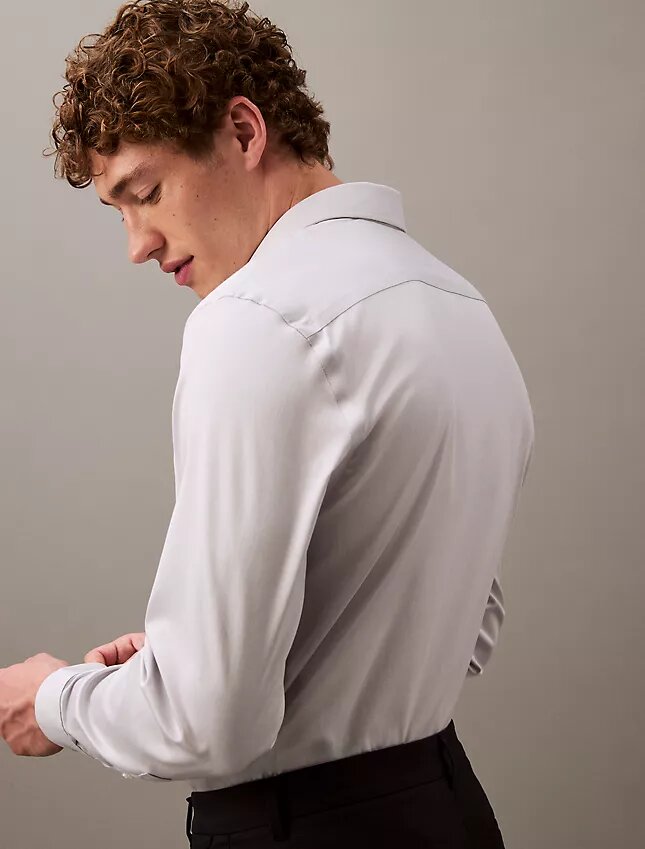 Chemise boutonnée slim stretch raffinée Chemise boutonnée slim stretch raffinée