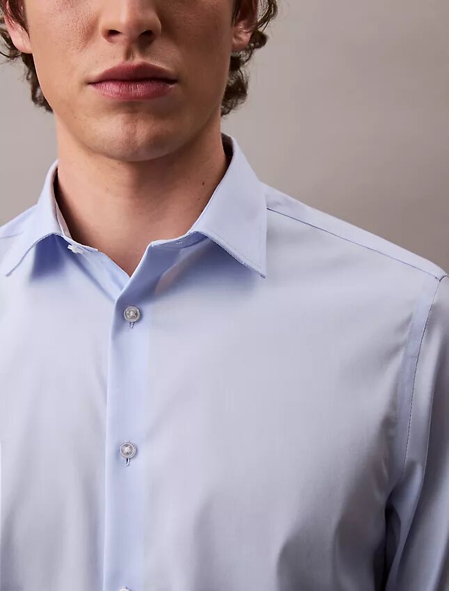 Chemise boutonnée slim stretch raffinée Chemise boutonnée slim stretch raffinée