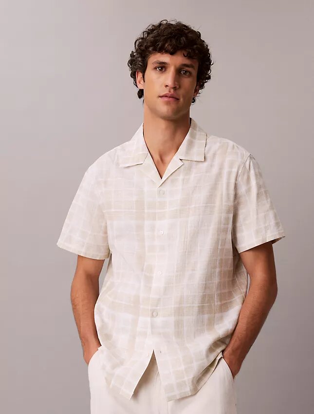 Chemise à carreaux en lin mélangé, coupe décontractée et boutonnée Chemise à carreaux en lin mélangé, coupe décontractée et boutonnée