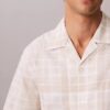 Chemise à carreaux en lin mélangé, coupe décontractée et boutonnée Chemise à carreaux en lin mélangé, coupe décontractée et boutonnée