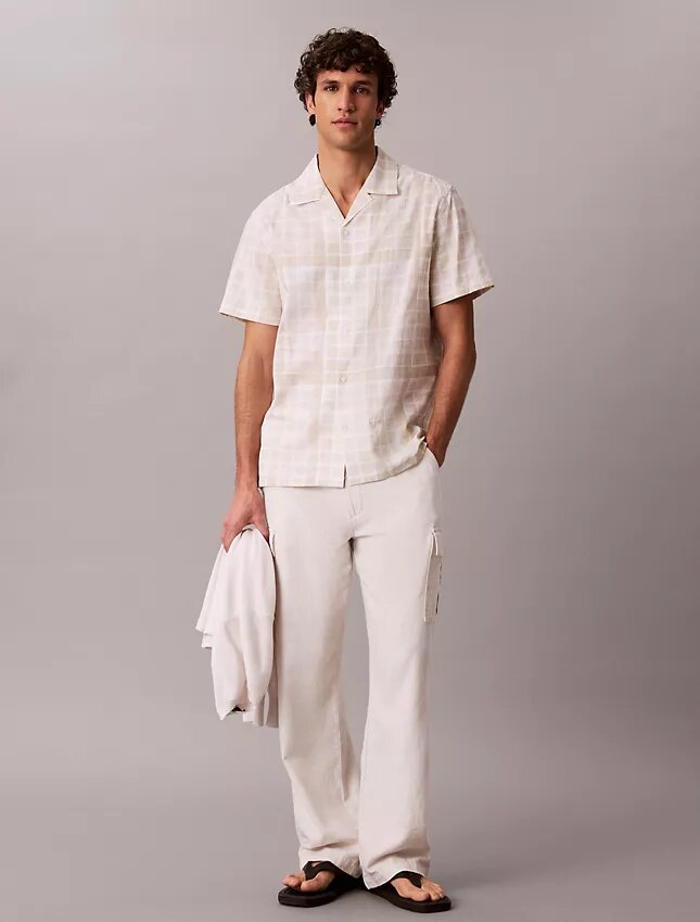 Chemise à carreaux en lin mélangé, coupe décontractée et boutonnée Chemise à carreaux en lin mélangé, coupe décontractée et boutonnée