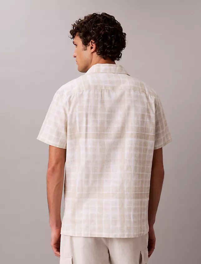 Chemise à carreaux en lin mélangé, coupe décontractée et boutonnée Chemise à carreaux en lin mélangé, coupe décontractée et boutonnée