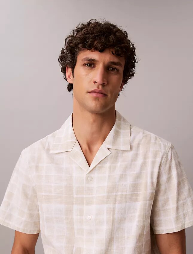Chemise à carreaux en lin mélangé, coupe décontractée et boutonnée Chemise à carreaux en lin mélangé, coupe décontractée et boutonnée