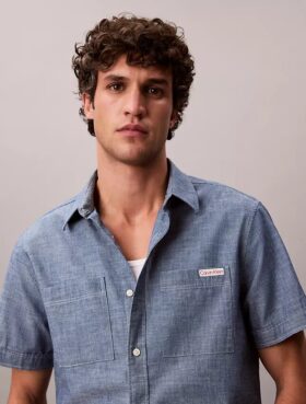 Chemise classique boutonnée en chambray