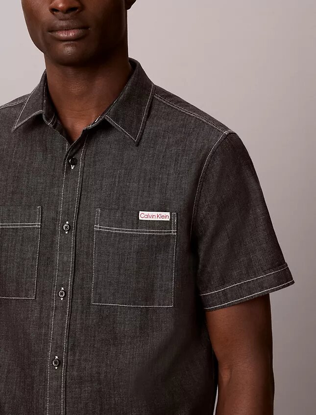 Chemise classique boutonnée en chambray Chemise classique boutonnée en chambray