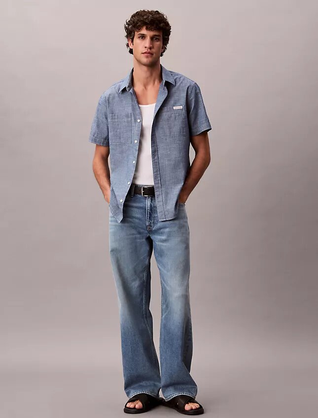 Chemise classique boutonnée en chambray Chemise classique boutonnée en chambray
