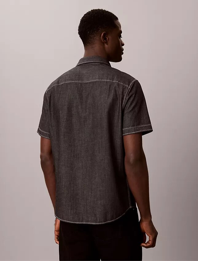 Chemise classique boutonnée en chambray Chemise classique boutonnée en chambray