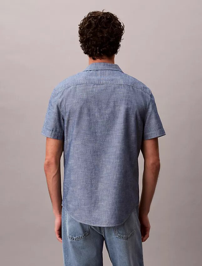 Chemise classique boutonnée en chambray Chemise classique boutonnée en chambray