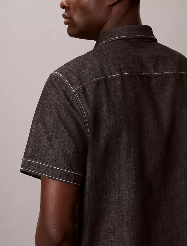 Chemise classique boutonnée en chambray Chemise classique boutonnée en chambray