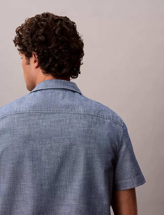 Chemise classique boutonnée en chambray Chemise classique boutonnée en chambray