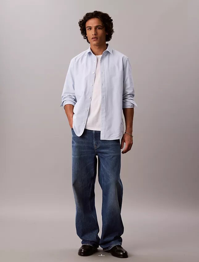 Chemise classique boutonnée en coton Oxford uni Chemise classique boutonnée en coton Oxford uni