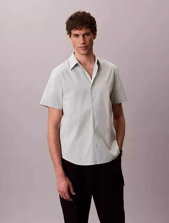 Chemise classique boutonnée en Cotton Stretch Chemise classique boutonnée en Cotton Stretch