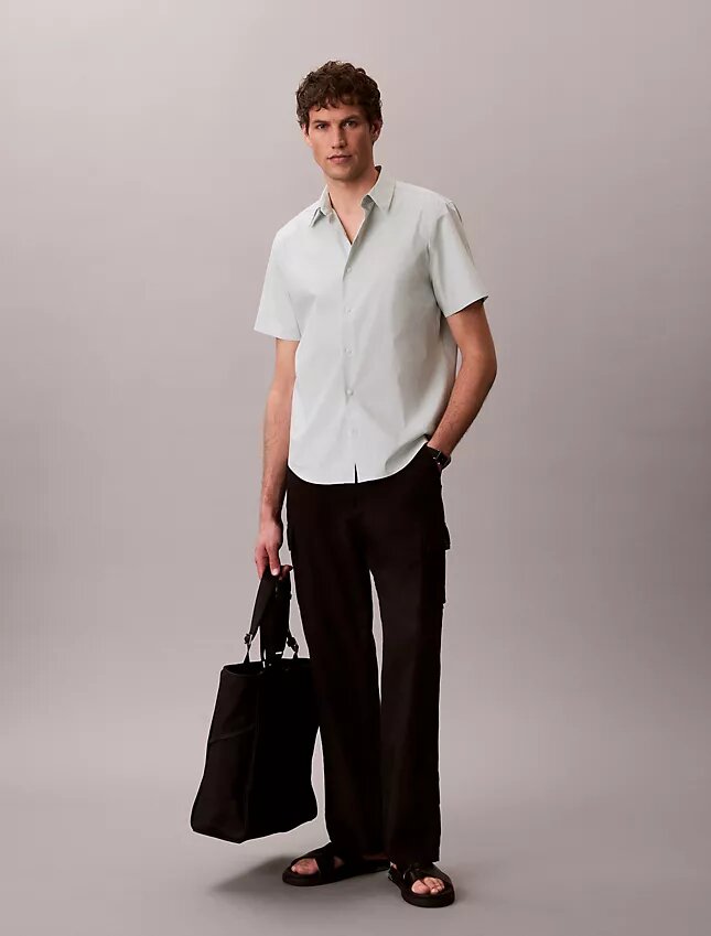 Chemise classique boutonnée en Cotton Stretch Chemise classique boutonnée en Cotton Stretch