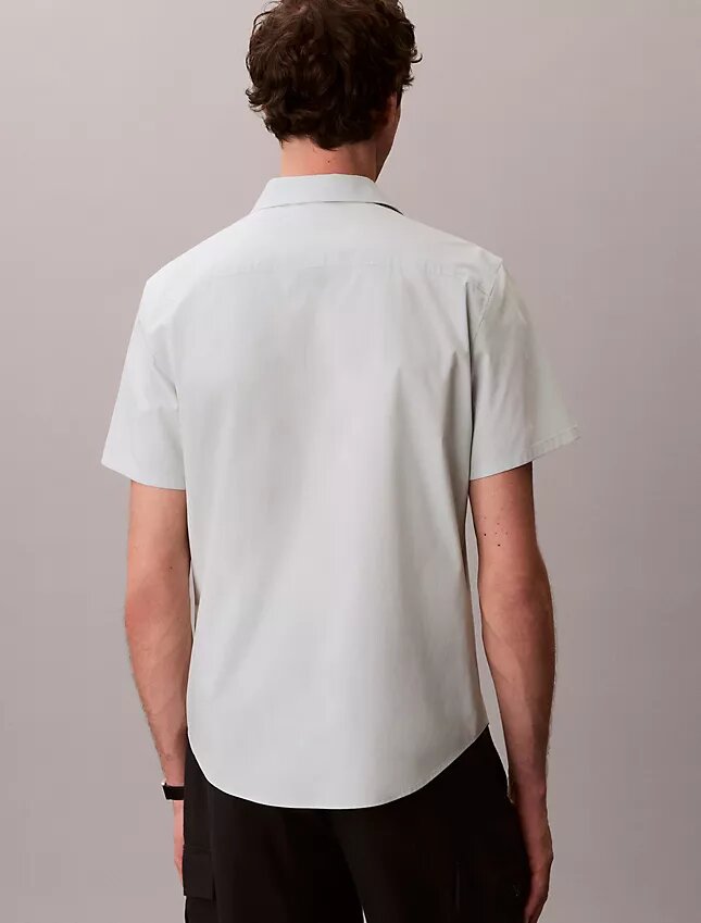 Chemise classique boutonnée en Cotton Stretch Chemise classique boutonnée en Cotton Stretch