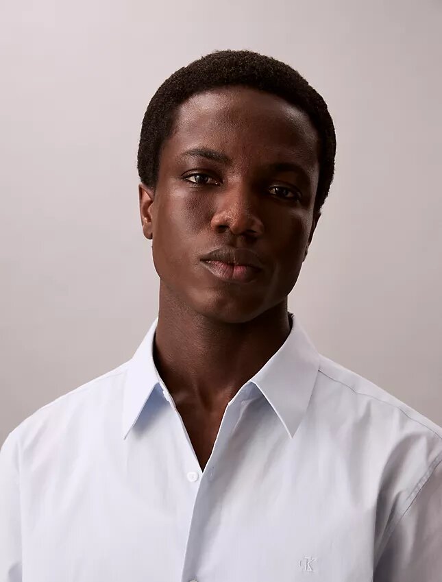 Chemise classique boutonnée en Cotton Stretch Chemise classique boutonnée en Cotton Stretch