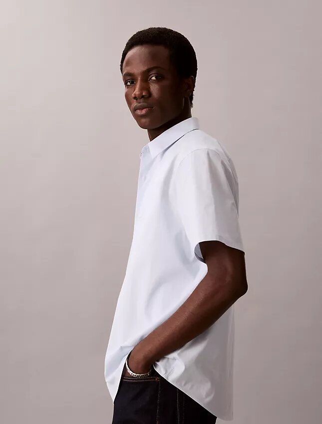Chemise classique boutonnée en Cotton Stretch Chemise classique boutonnée en Cotton Stretch