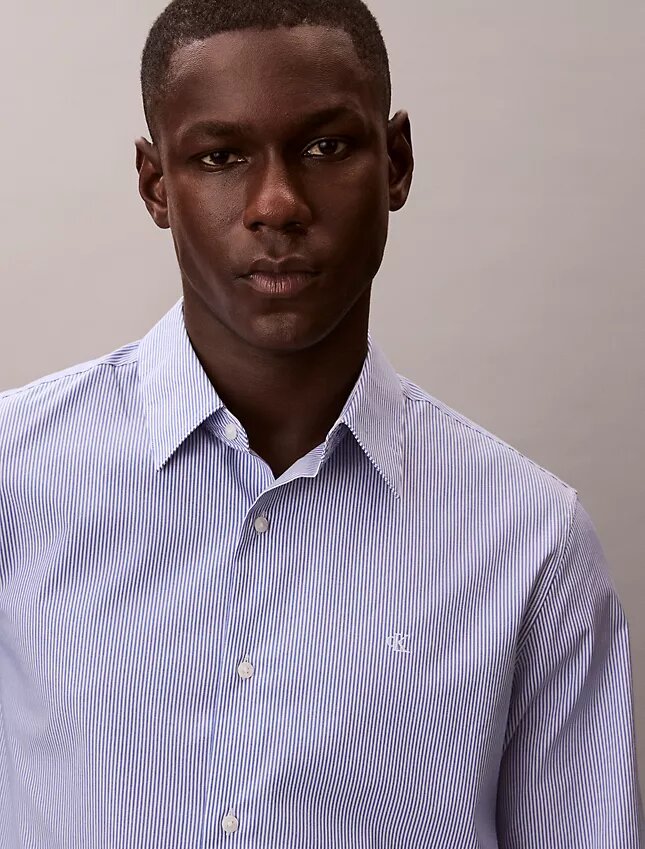 Chemise classique boutonnée en Cotton Stretch à rayures Chemise classique boutonnée en Cotton Stretch à rayures