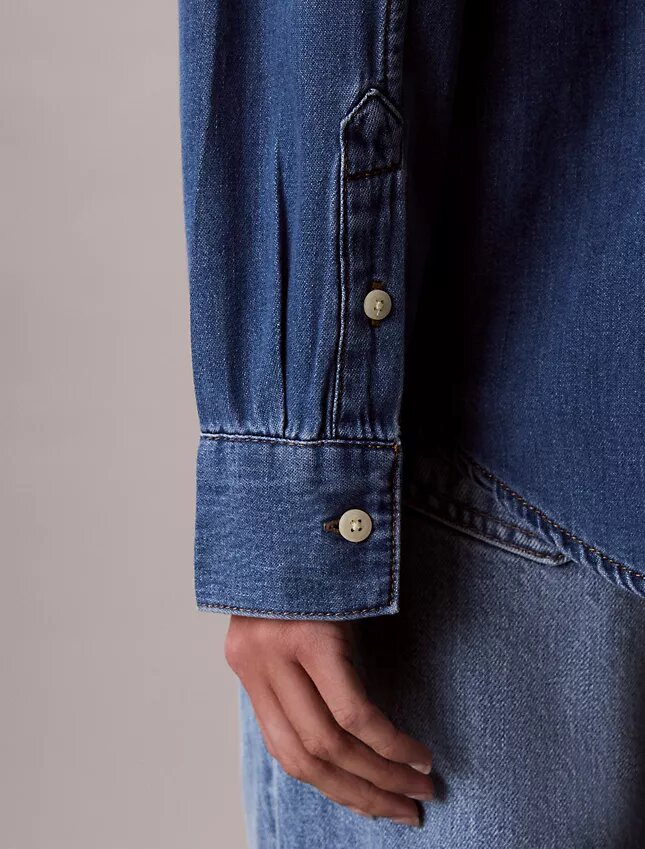 Chemise classique boutonnée en Denim Chemise classique boutonnée en Denim