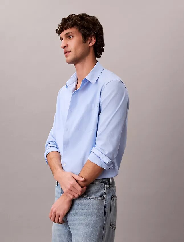 Chemise classique boutonnée en popeline lavée Chemise classique boutonnée en popeline lavée