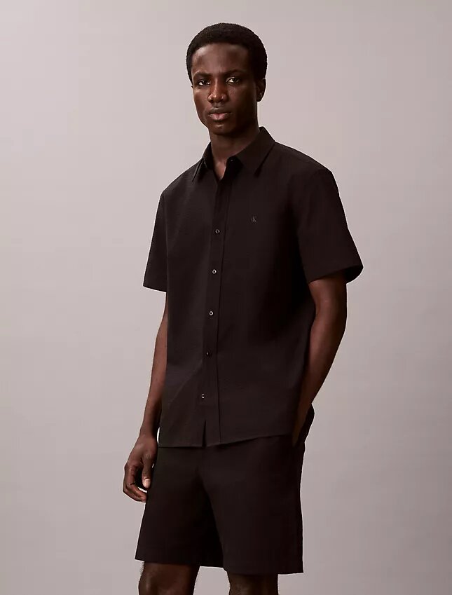 Chemise classique boutonnée en seersucker Chemise classique boutonnée en seersucker