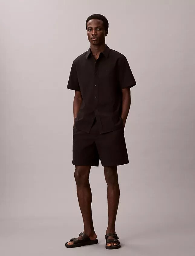 Chemise classique boutonnée en seersucker Chemise classique boutonnée en seersucker