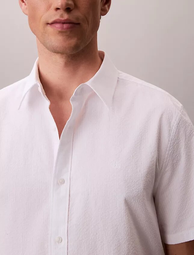 Chemise classique boutonnée en seersucker Chemise classique boutonnée en seersucker