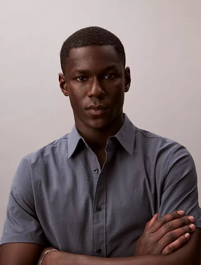 Chemise classique boutonnée en seersucker Chemise classique boutonnée en seersucker