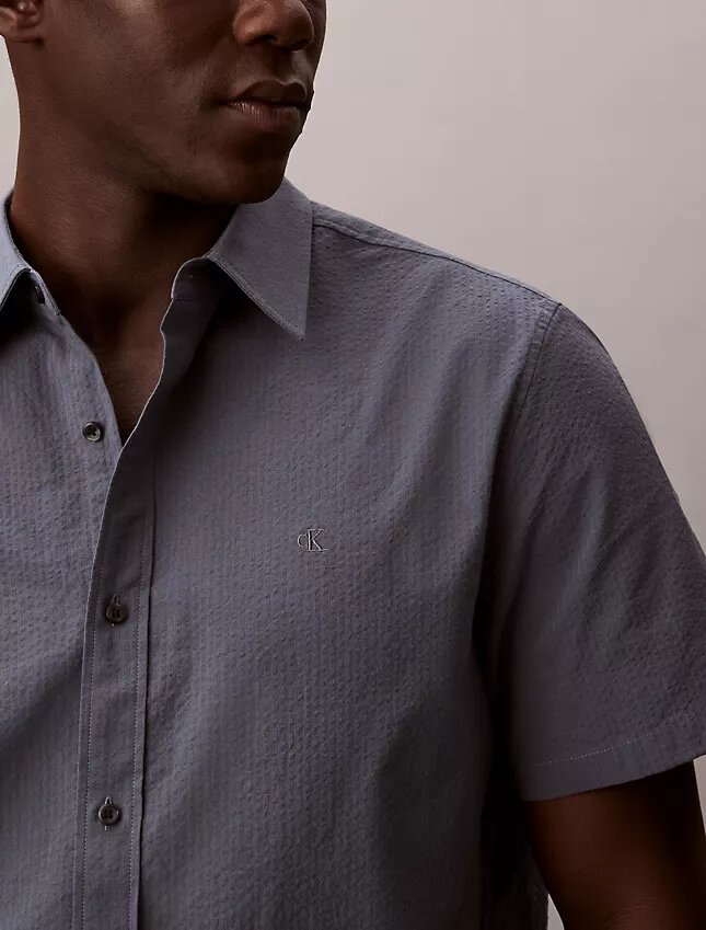 Chemise classique boutonnée en seersucker Chemise classique boutonnée en seersucker