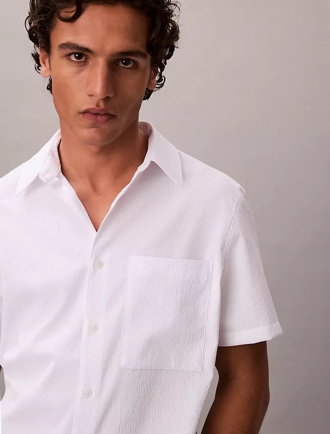 Chemise classique boutonnée en seersucker uni Chemise classique boutonnée en seersucker uni