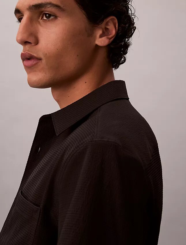 Chemise classique boutonnée en seersucker uni Chemise classique boutonnée en seersucker uni