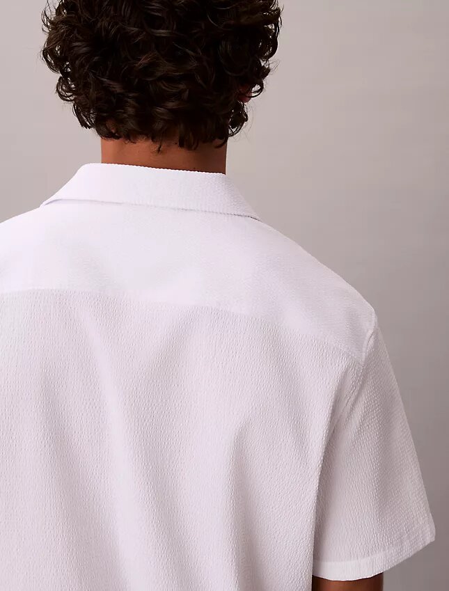 Chemise classique boutonnée en seersucker uni Chemise classique boutonnée en seersucker uni