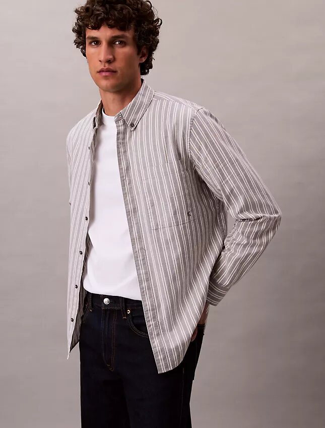Chemise classique boutonnée à rayures Chemise classique boutonnée à rayures