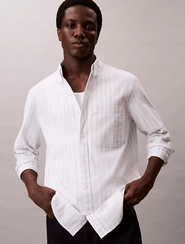Chemise classique boutonnée à rayures Chemise classique boutonnée à rayures