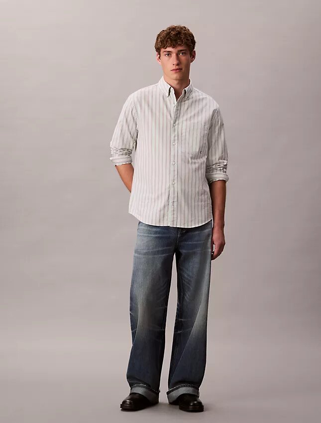 Chemise classique boutonnée à rayures Chemise classique boutonnée à rayures