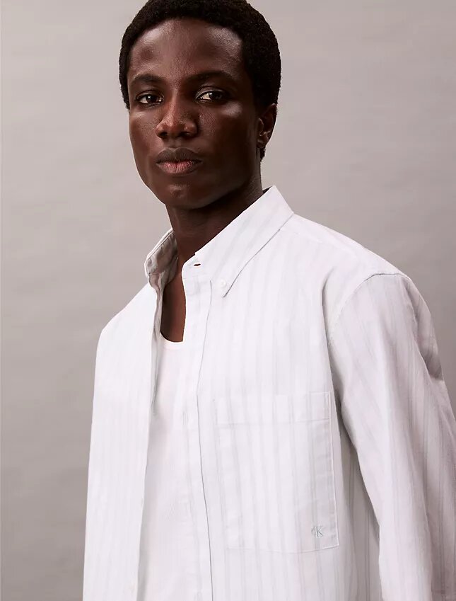 Chemise classique boutonnée à rayures Chemise classique boutonnée à rayures