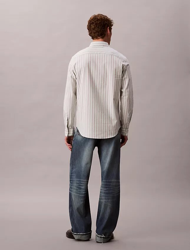 Chemise classique boutonnée à rayures Chemise classique boutonnée à rayures