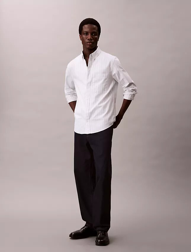 Chemise classique boutonnée à rayures Chemise classique boutonnée à rayures