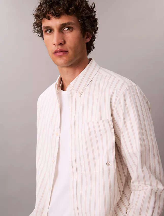 Chemise classique boutonnée à rayures Chemise classique boutonnée à rayures