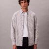 Chemise classique boutonnée à rayures Chemise classique boutonnée à rayures