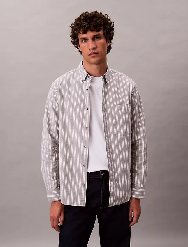 Chemise classique boutonnée à rayures Chemise classique boutonnée à rayures