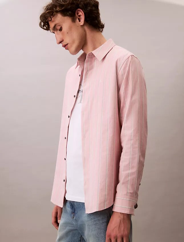 Chemise classique boutonnée à rayures Chemise classique boutonnée à rayures