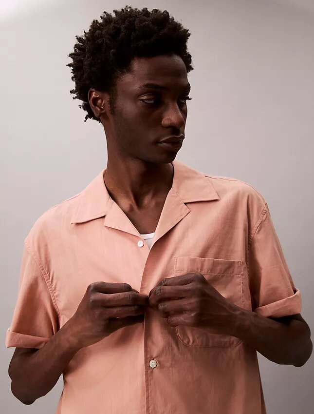 Chemise classique boutonnée à rayures Chemise classique boutonnée à rayures