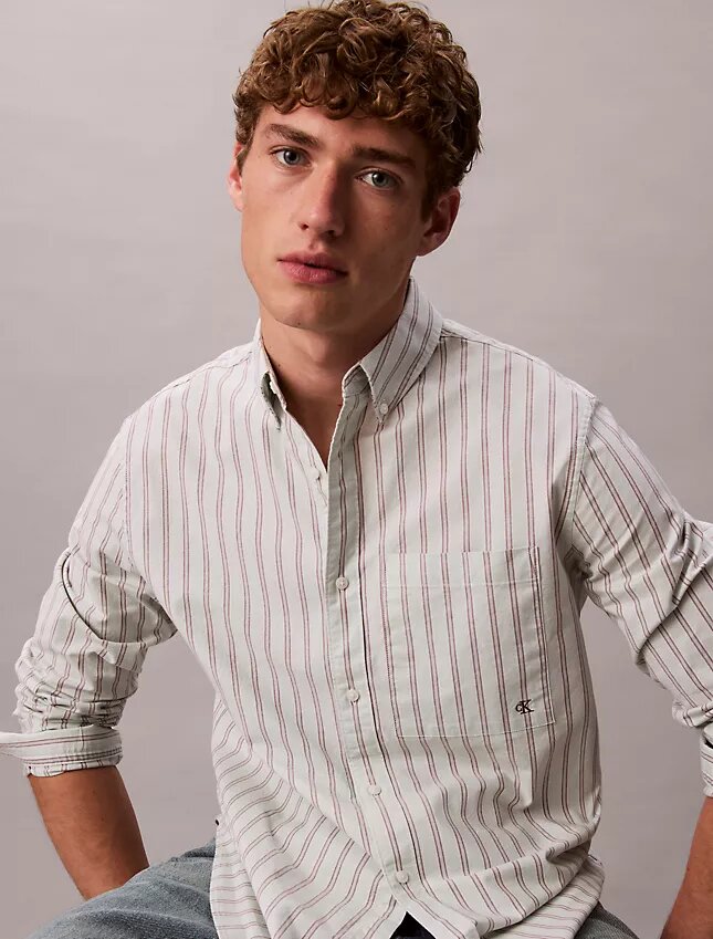 Chemise classique boutonnée à rayures Chemise classique boutonnée à rayures