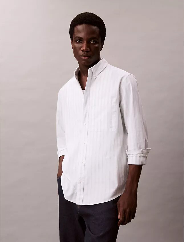Chemise classique boutonnée à rayures Chemise classique boutonnée à rayures