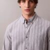 Chemise classique à boutons en oxford rayé Chemise classique à boutons en oxford rayé