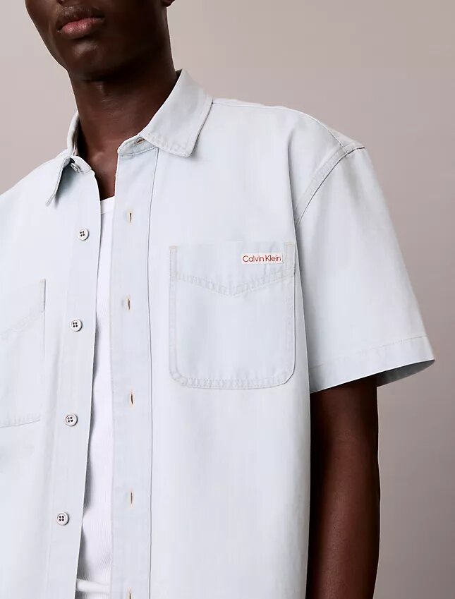 Chemise classique en Denim à manches courtes et boutons Chemise classique en Denim à manches courtes et boutons