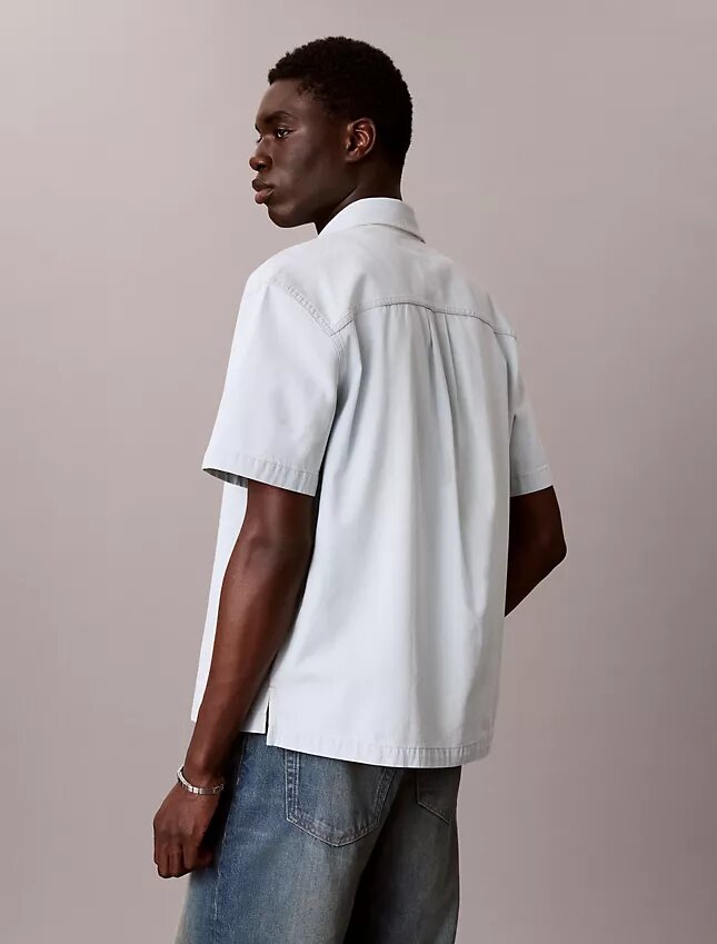Chemise classique en Denim à manches courtes et boutons Chemise classique en Denim à manches courtes et boutons