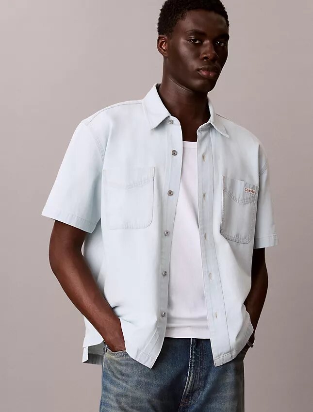 Chemise classique en Denim à manches courtes et boutons Chemise classique en Denim à manches courtes et boutons
