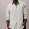 Chemise classique en lin et coton à col boutonné Chemise classique en lin et coton à col boutonné