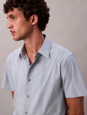 Chemise classique stretch à rayures teintes dans la masse